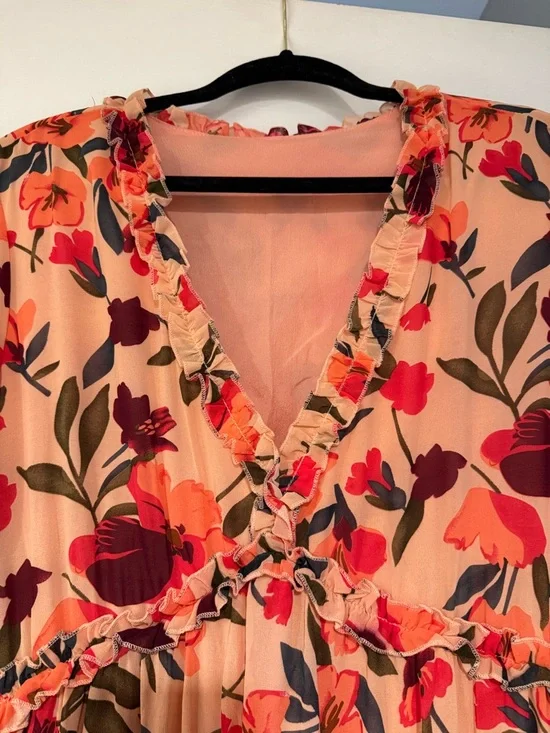 Floral V-Neck Maxi Dress in Peach and Red - Picture 2 of 2